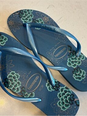 Havaianas Women's Teal & Blue Floral Flip Flops